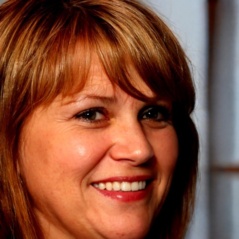 Sienna Taverner financial program participant